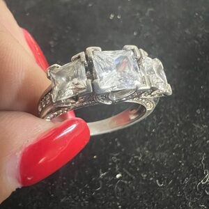 925 STERLING SILVER 3 STINE RING CZ